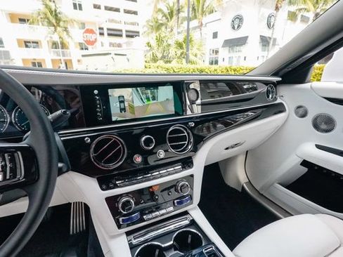 Used 2022 Rolls-Royce Ghost image 59