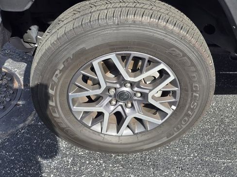 Used 2025 Jeep Wrangler Sahara image 7