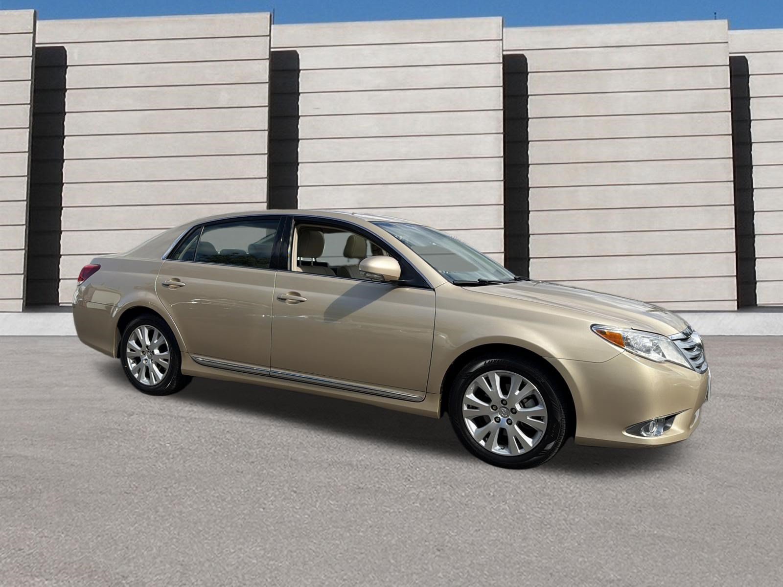 Used 2012 Toyota Avalon FWD image 5