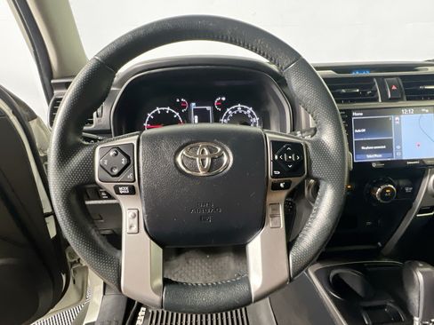 Used 2020 Toyota 4Runner SR5 Premium RWD image 17