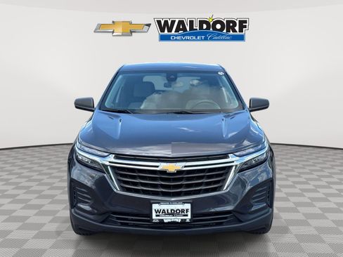 Used 2022 Chevrolet Equinox LS FWD image 2