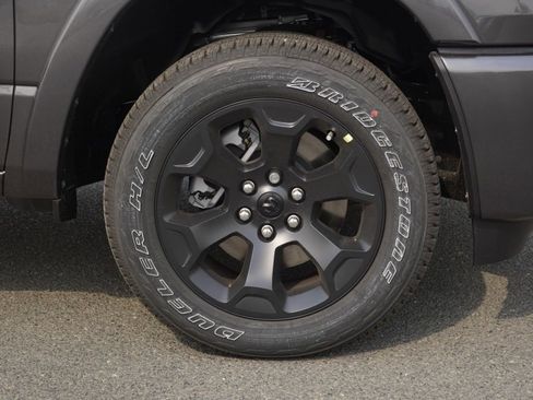 New 2026 RAM 1500 4x4 Crew Cab image 10