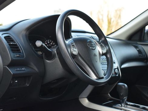 Used 2014 Nissan Altima 2.5 S w/ Sport Value Package image 19