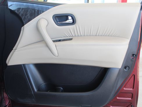 Used 2023 Nissan Armada Platinum w/ Captain's Chairs Package RWD image 17
