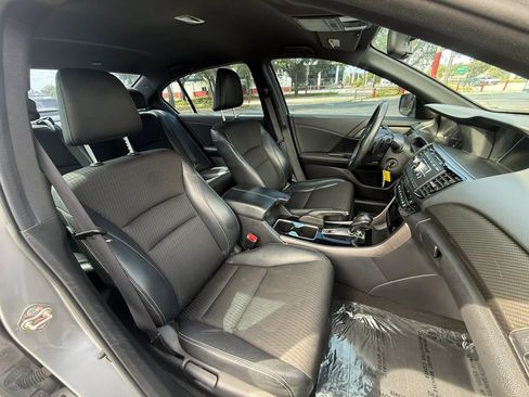 Used 2017 Honda Accord Sport image 28