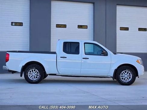Used 2020 Nissan Frontier SV image 9