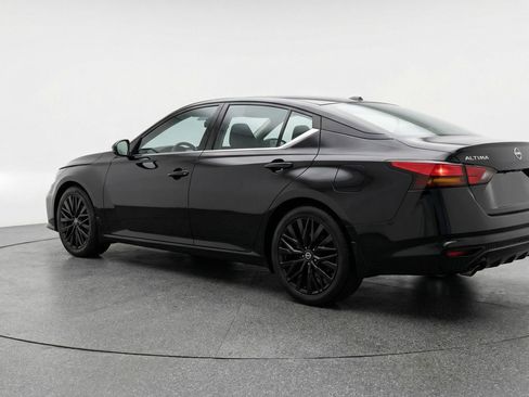 Used 2025 Nissan Altima 2.5 SV FWD image 6