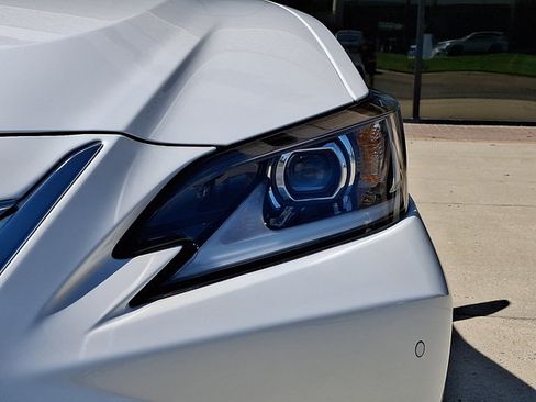 Certified 2025 Lexus ES 300h w/ Technology Package FWD image 9