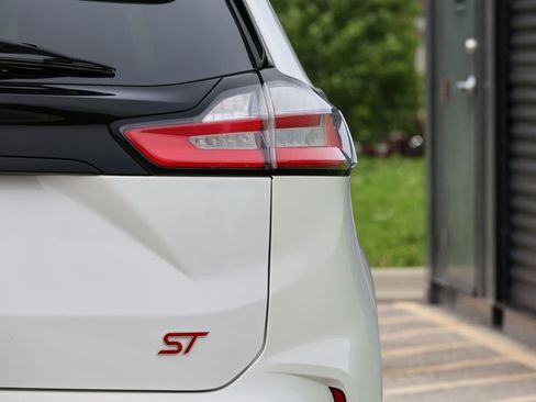 Used 2020 Ford Edge ST w/ Equipment Group 401A AWD/4WD image 12