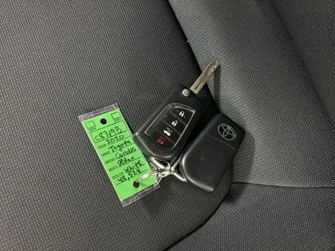 Used 2020 Toyota Corolla LE FWD image 29
