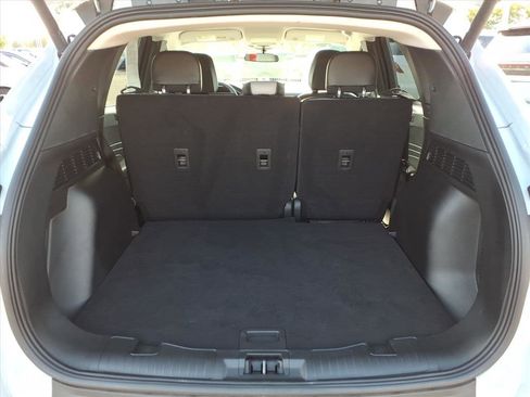 Used 2025 Ford Escape SE image 7