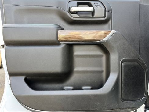 Used 2022 Chevrolet Silverado 2500 LT w/ Convenience Package image 15