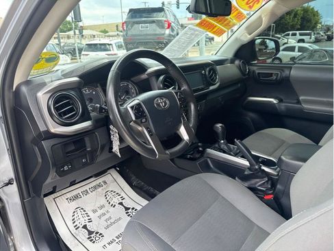 Used 2018 Toyota Tacoma SR5 RWD image 17