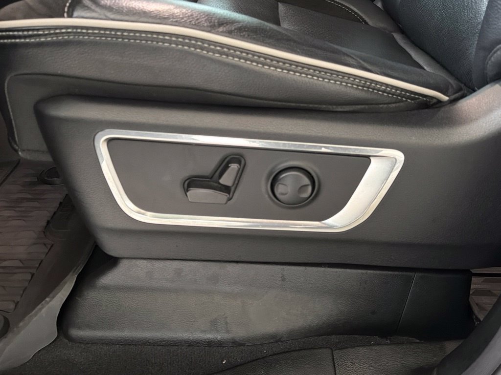 Used 2025 RAM 1500 Laramie w/ Sport Appearance Package AWD/4WD image 47