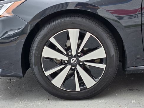 Used 2022 Nissan Altima 2.5 SV FWD image 17