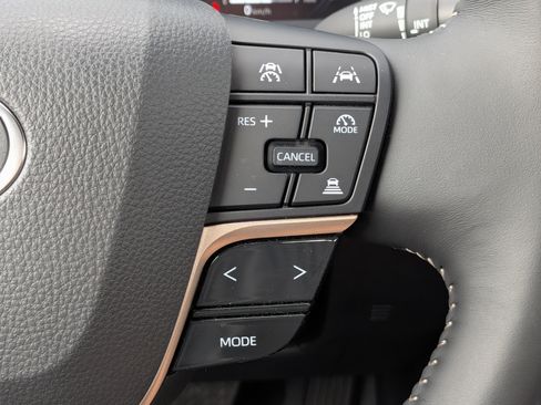 Used 2026 Toyota Crown AWD/4WD image 23