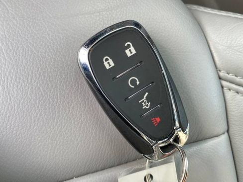 Used 2020 Chevrolet Traverse LT w/ LT Premium Package FWD image 26