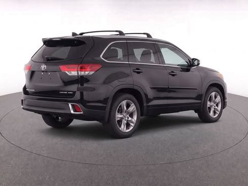 Used 2017 Toyota Highlander Limited AWD/4WD image 4