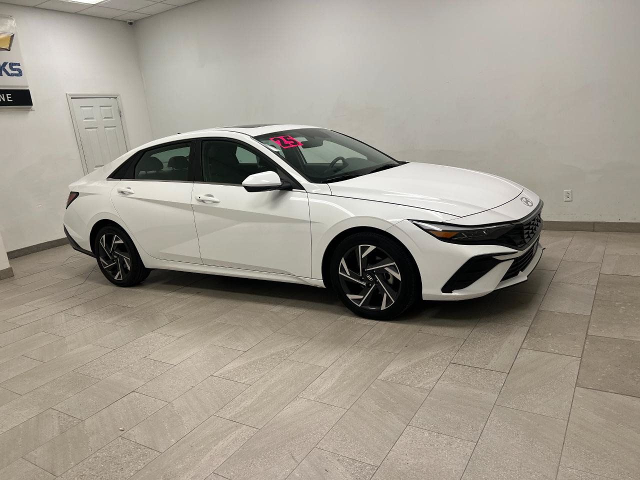 Used 2025 Hyundai Elantra SEL FWD image 6
