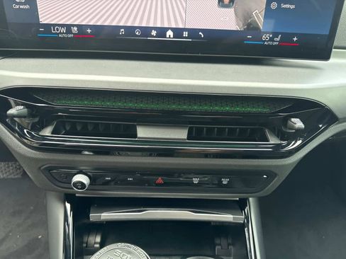 Certified 2025 BMW 230i xDrive Coupe w/ M Sport Package image 19