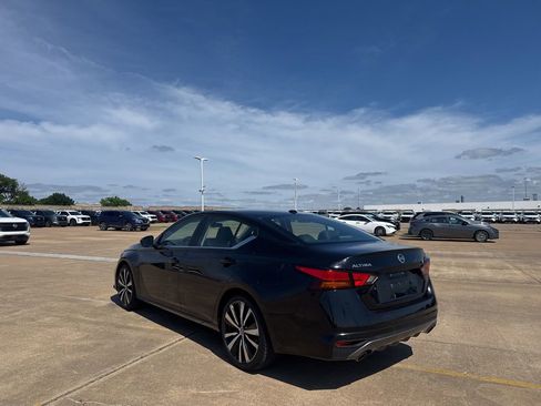 Certified 2021 Nissan Altima 2.5 SR FWD image 15