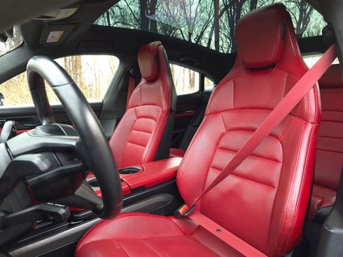 Used 2020 Porsche Taycan Turbo image 13