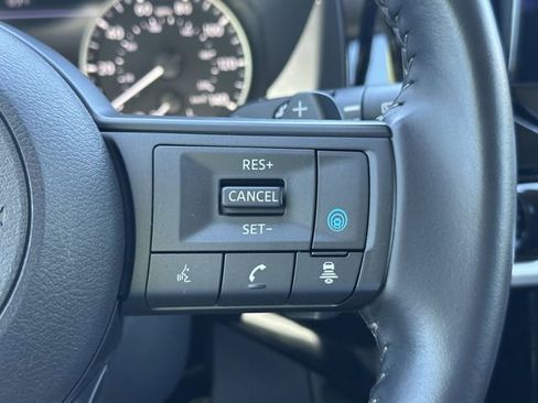 Certified 2025 Nissan Pathfinder SV FWD image 28
