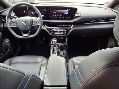 Used 2025 Buick Envista Sport Touring w/ Convenience I Package FWD image 9