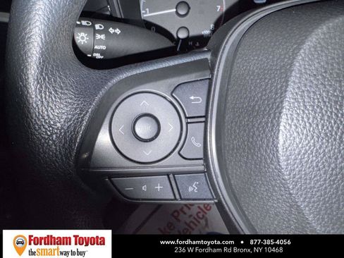 Used 2025 Toyota Corolla LE FWD image 20