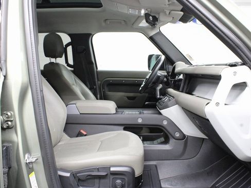 Used 2020 Land Rover Defender 110 S image 36