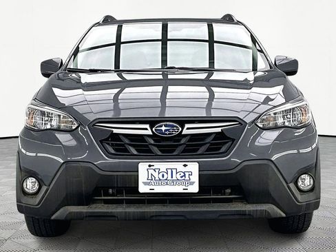 Used 2023 Subaru Crosstrek 2.0i Premium image 3
