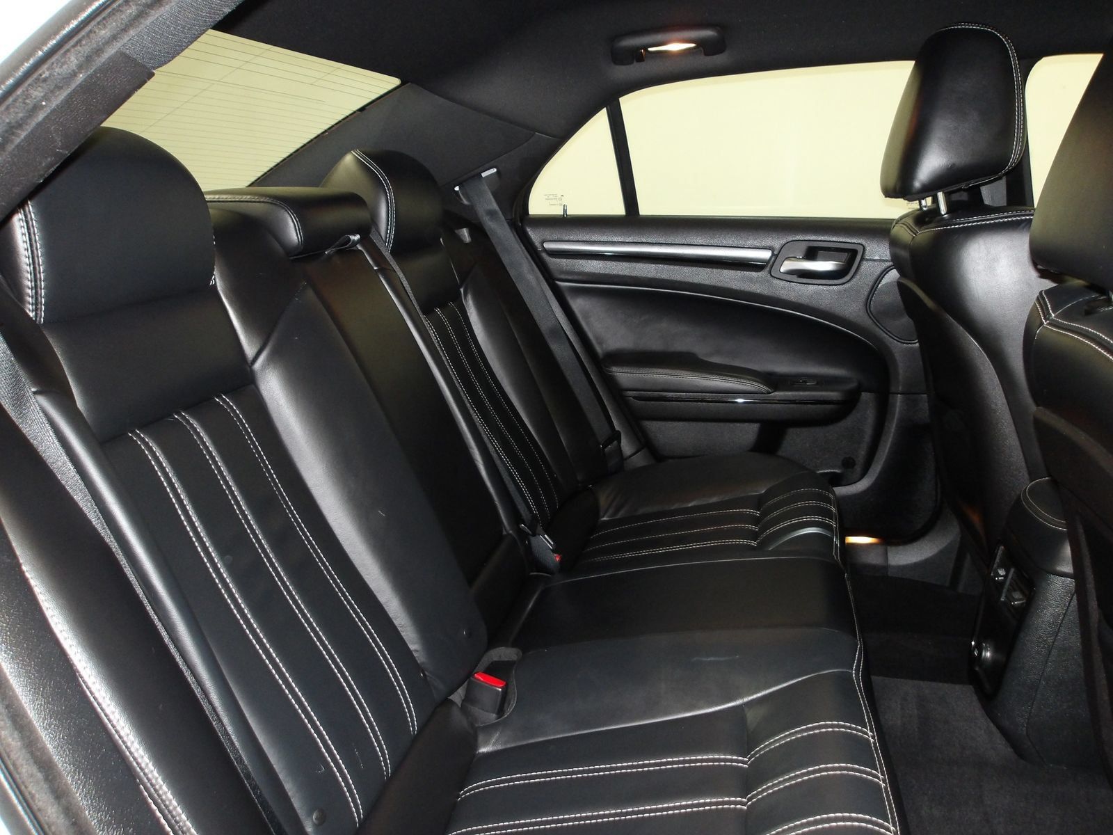 Used 2014 Chrysler 300 S AWD/4WD image 15