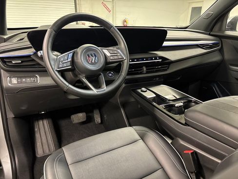 Used 2025 Buick Enclave Preferred image 27