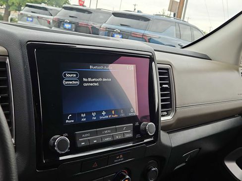 Used 2022 Nissan Frontier SV image 24