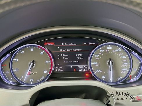 Used 2015 Audi S8 image 15