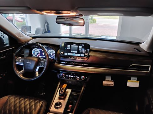 Used 2023 Mitsubishi Outlander SEL image 27