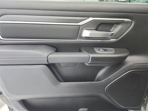 New 2026 RAM 1500 4x4 Crew Cab image 33