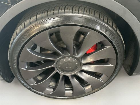 Used 2023 Tesla Model Y Performance AWD/4WD image 11