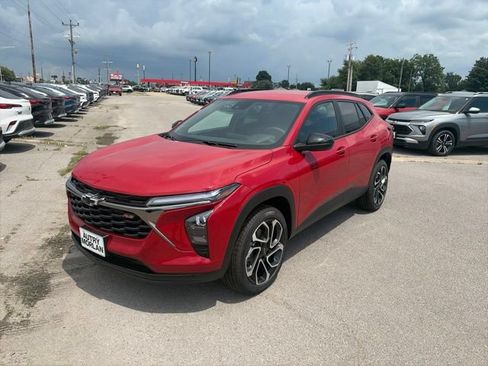 New 2026 Chevrolet Trax RS w/ Driver Confidence Package FWD image 2