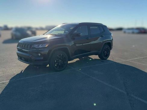 New 2026 Jeep Compass Latitude image 4