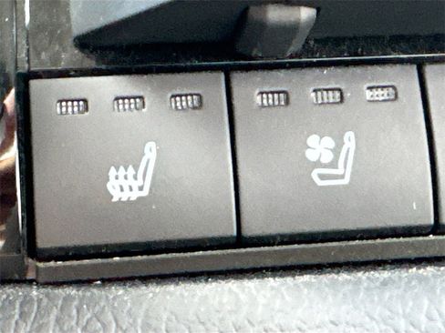 Used 2023 Toyota Tundra Limited w/ Power Package image 20