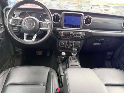 Used 2023 Jeep Wrangler Unlimited Sahara w/ Cold Weather Group AWD/4WD image 3
