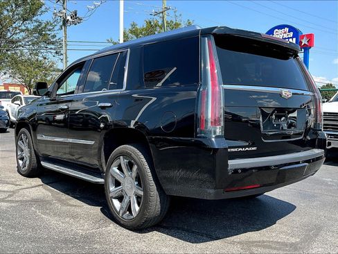 Used 2016 Cadillac Escalade Luxury RWD image 4