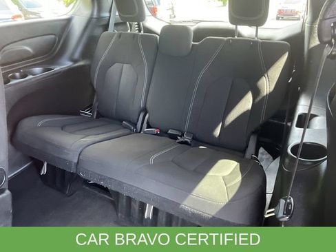 Used 2023 Chrysler Pacifica Touring FWD image 26