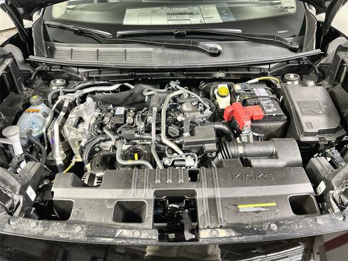 New 2026 Nissan Kicks SV image 18