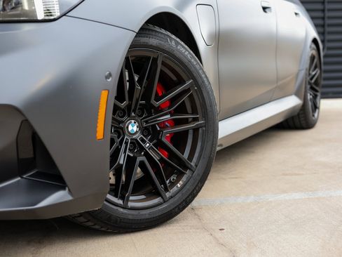 Used 2025 BMW M5 w/ Carbon Package image 12