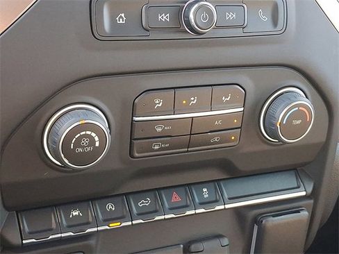 Used 2024 Chevrolet Silverado 1500 Custom image 15