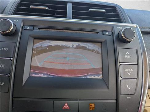 Used 2017 Toyota Camry LE image 13