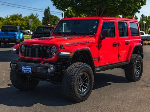 Used 2024 Jeep Wrangler Unlimited Rubicon AWD/4WD image 4