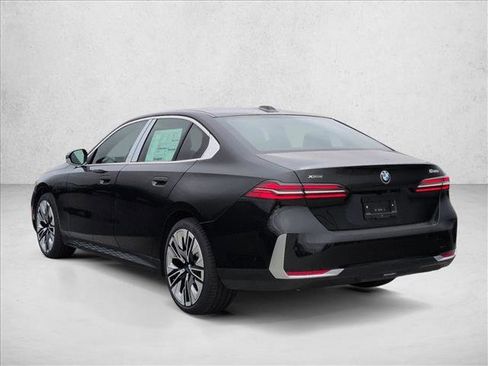 New 2026 BMW 530i xDrive w/ Premium Package AWD/4WD image 9